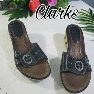 $10 SHOE SALE!  Clarks wedge sandal size 8 black